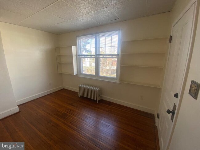 Building Photo - 510 Quincy Ave Unit 2N