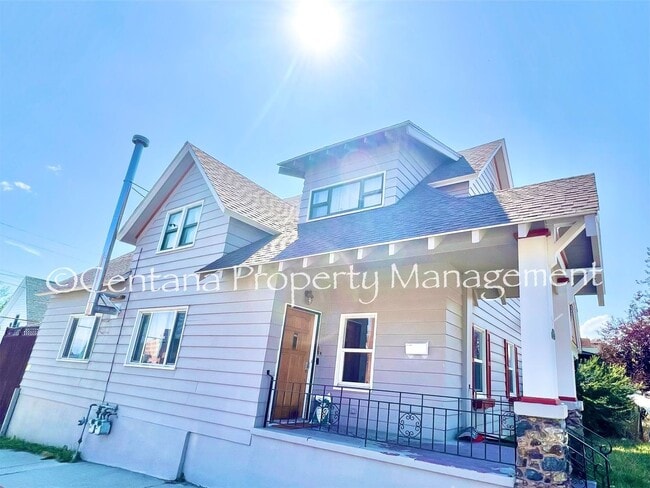 Photo - 5 bedroom 3 bath house with fenced yard