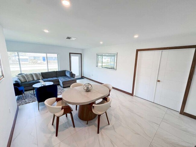 Photo - 2216 NW 4th Ave