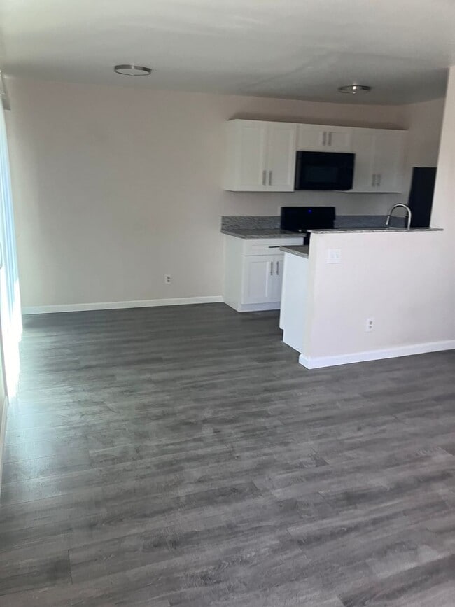 Photo - 3030 N Edith Blvd Unit 3030 Edith