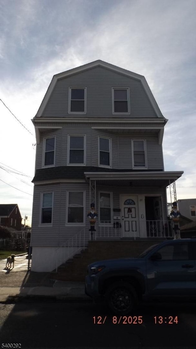 Building Photo - 71 Crystal St