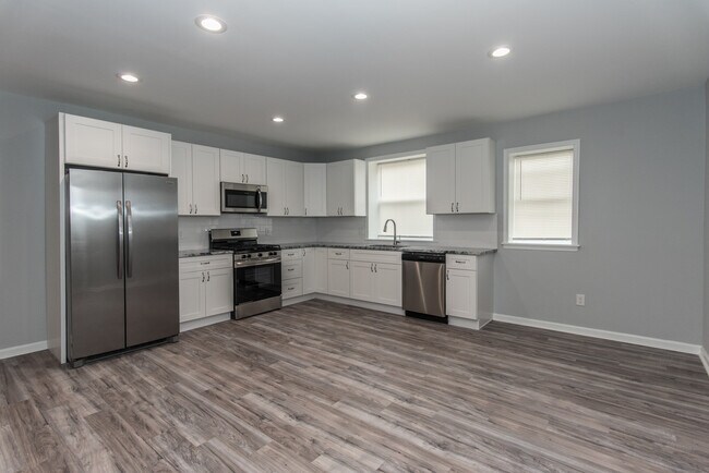 Photo - 1757 Brill St