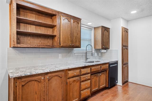 Photo - 921 Red Oak St