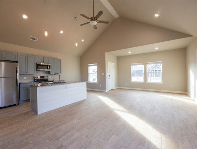 Photo - 815 Vly Oaks Ln
