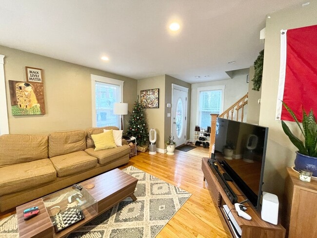 23 Iroquois St