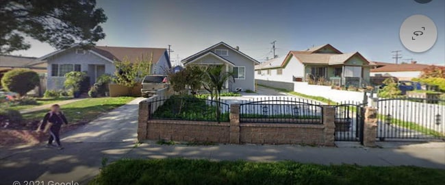 Photo - 1011 E 67th St Casa