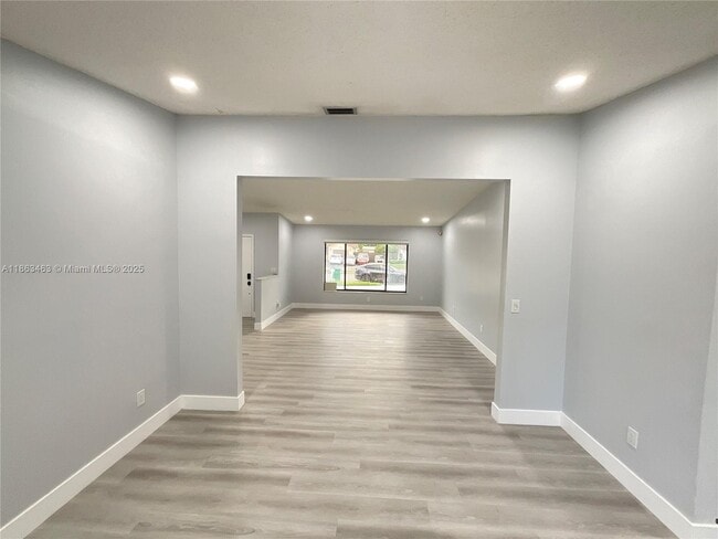 Photo - 6101 NW 199th St