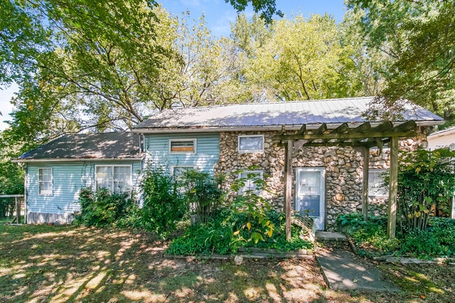 Building Photo - 621 Murray Rd NW Rental