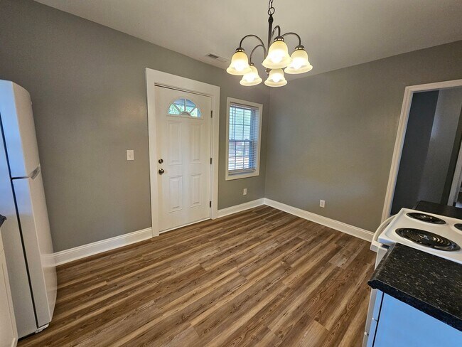 1301 Ray Ave