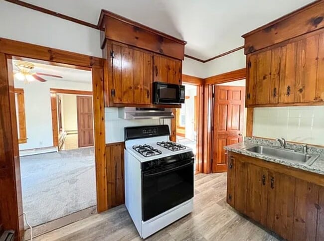 Photo - 7 Leonard Ave