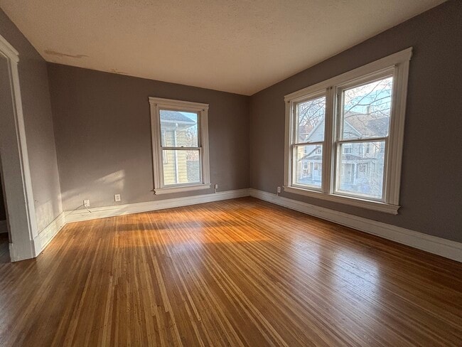 Photo - 7 Roosevelt St