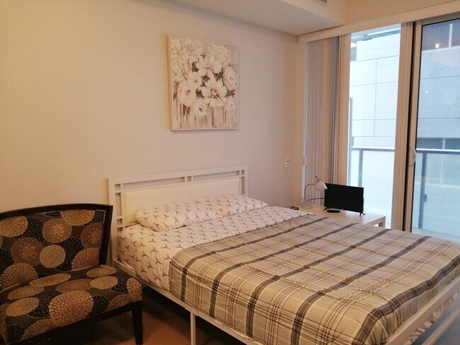 Photo - 101 Peter St Unit FL7-ID1347735P