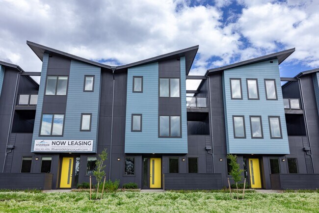 Building Photo - 1716 SE Columbia River Dr
