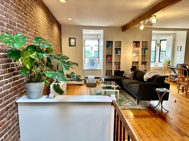 Building Photo - 540 Massachusetts Ave Unit 4