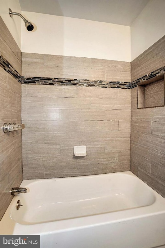 Photo - 319 Burns St SE