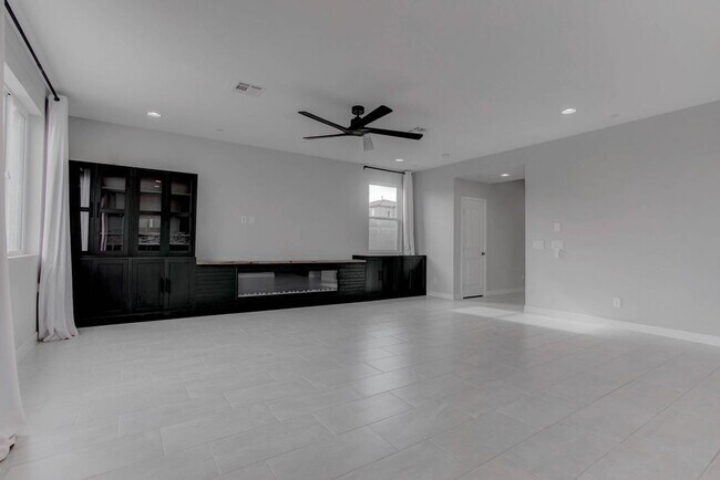 Photo - Stylish 3-Bed Home with Loft & EV Charger in Skye Canyon