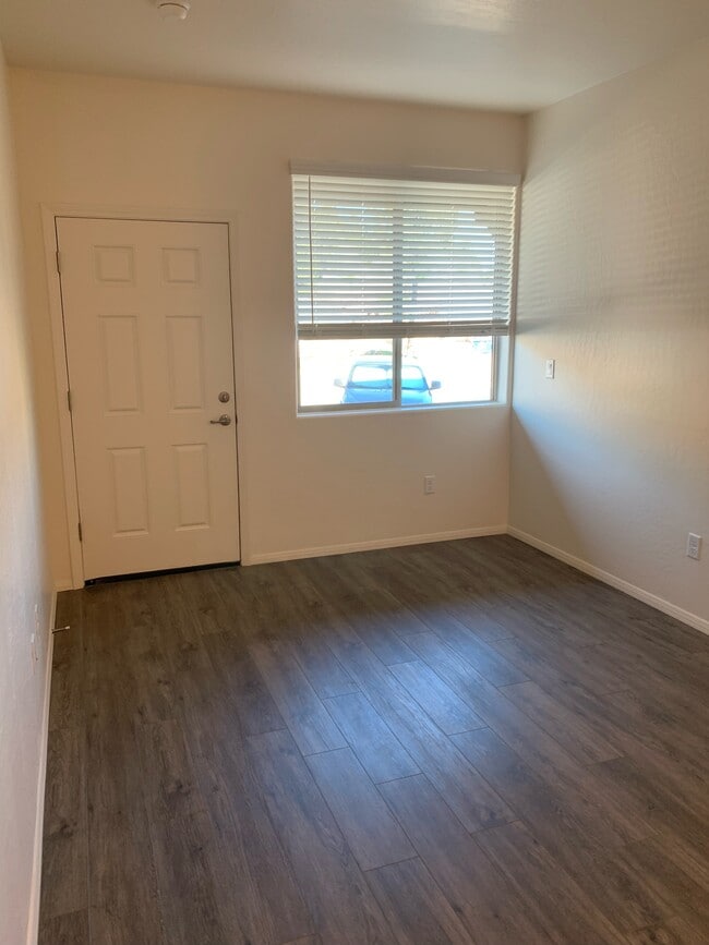 Photo - 1650 E Ponderosa Pkwy Unit 113