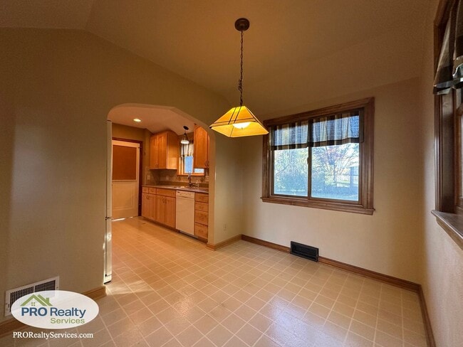 Photo - 3 Bedroom House **$1,000.00 off December's Rent with a December 2025 Move In**