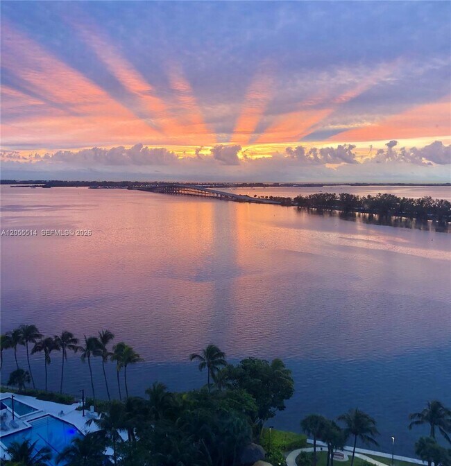 Building Photo - 2451 Brickell Ave Unit 21E