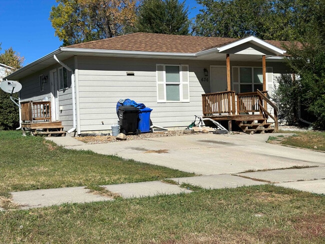Building Photo - 636 Nowlin St Rental