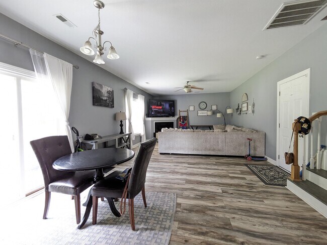 Photo - 205 Bell Ridge Ln