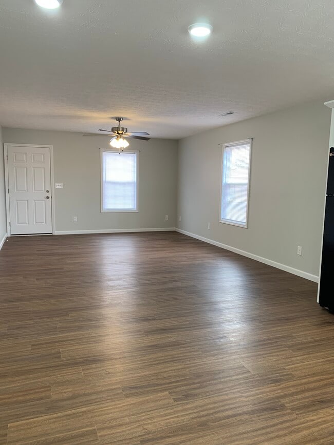 Photo - 152 School Side Dr Unit 152a School Side Dr.