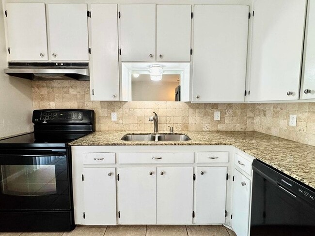 Photo - 1113 N Hickory Ave