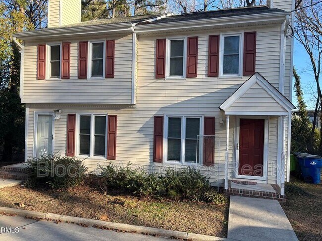 Building Photo - 2922 Glenridge Dr Unit A