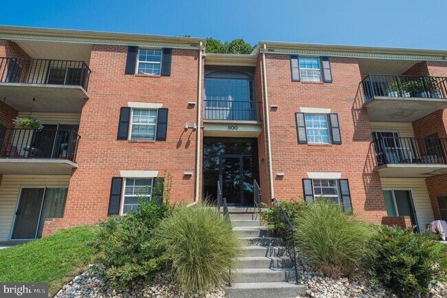 Building Photo - 800 College Ln Unit C Rental