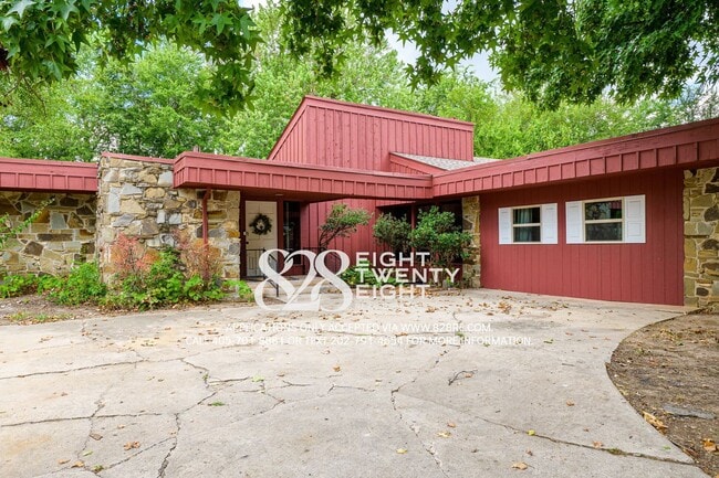 Photo - *Not Available for Preleasing 2026* Talk A...