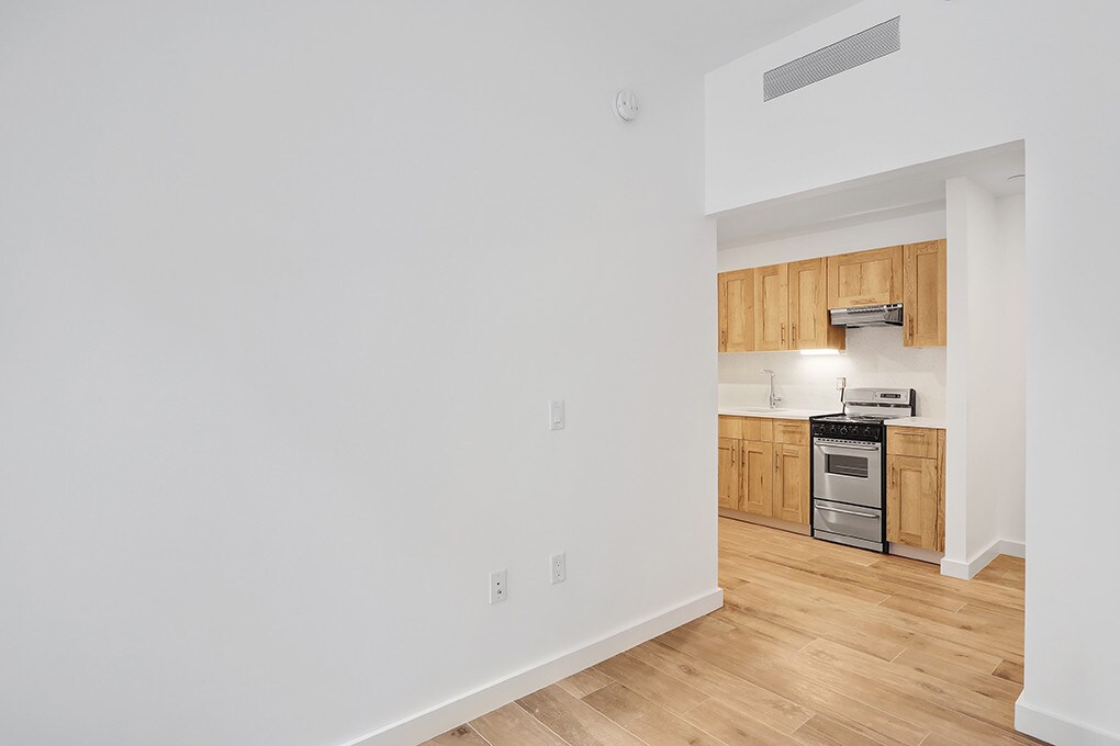 63 W 104th St - 63 W 104th St Apartments