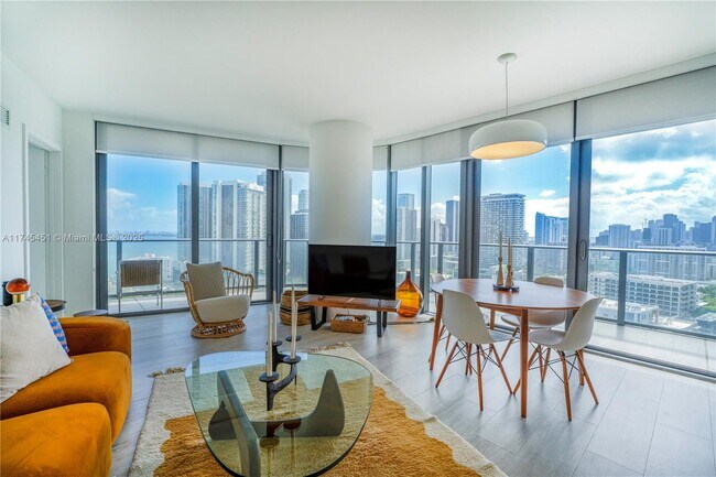 Building Photo - 121 NE 34th St Unit 2604 Rental