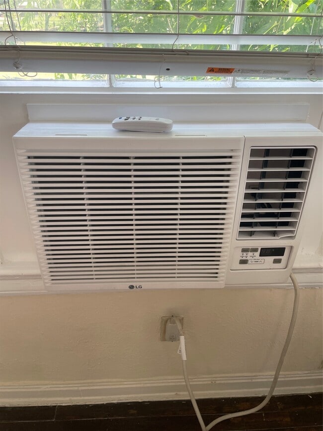 Photo - 2030 Bissonnet St