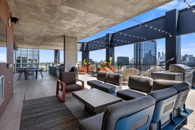 Rooftop Lounge at The Mason Apartments in Chicago, IL 60607