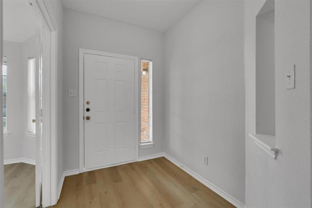 Photo - 712 Riverhead Dr