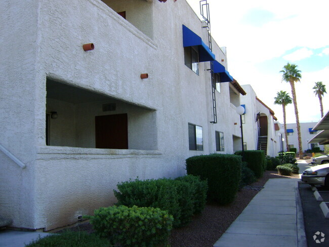 Building Photo - 4251 Sanderling Cir Rental