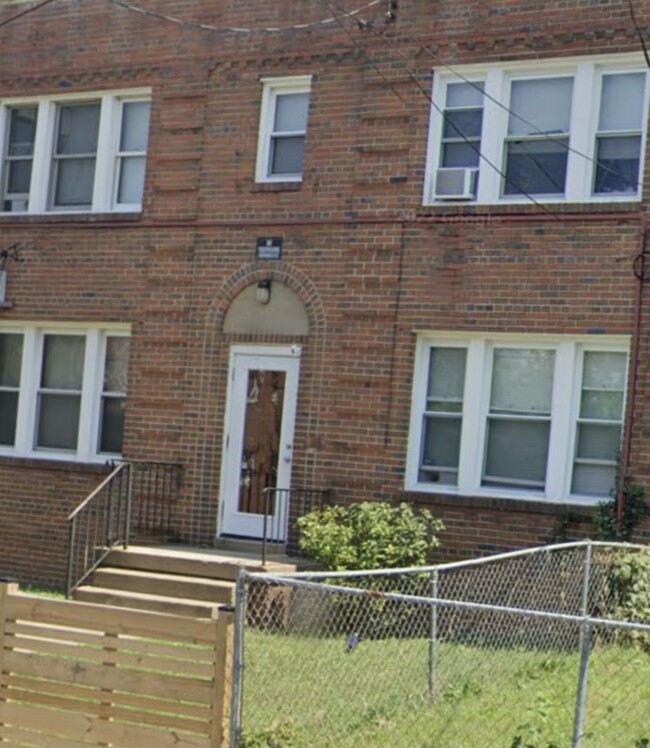 Building Photo - 5021 1st St NW Unit #4 Rental