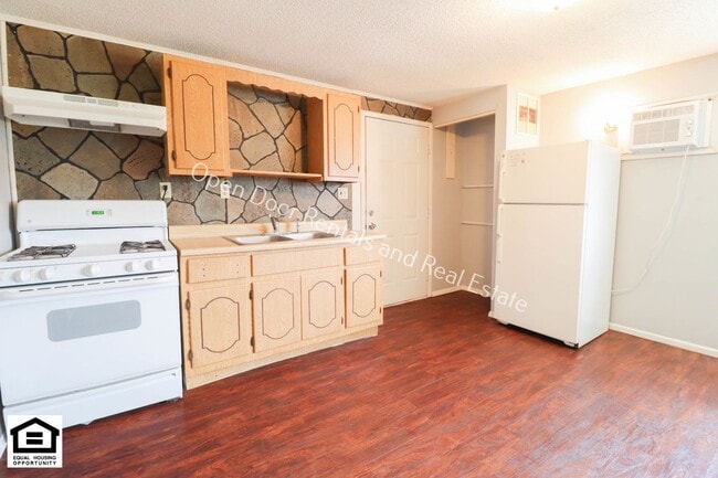 Photo - 501 N Broadway St Unit E