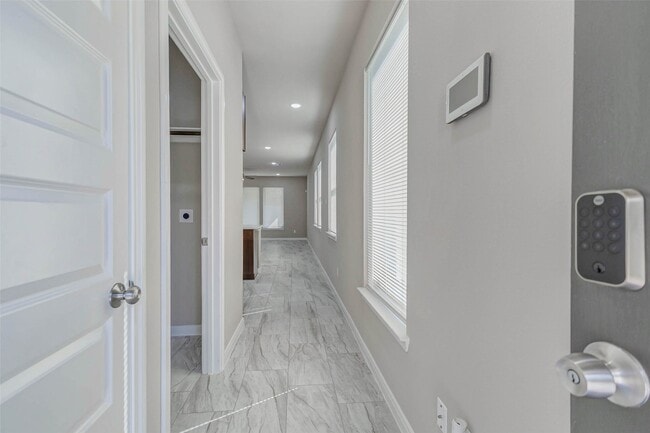 Photo - 7968 Henson St