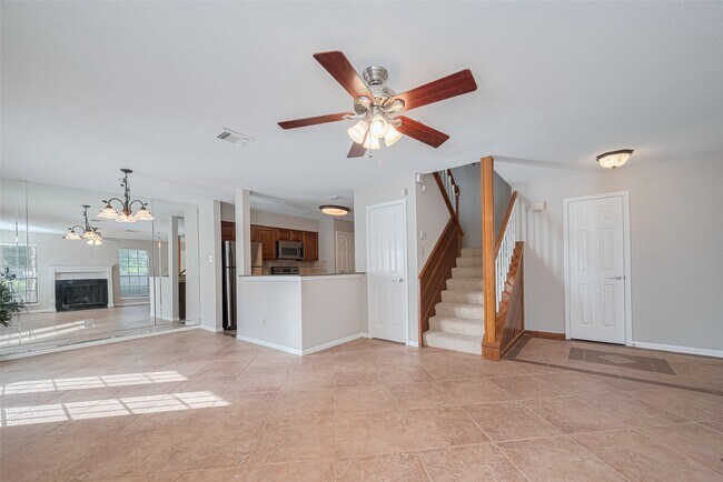 Building Photo - 2211 S Kirkwood Rd Unit 19