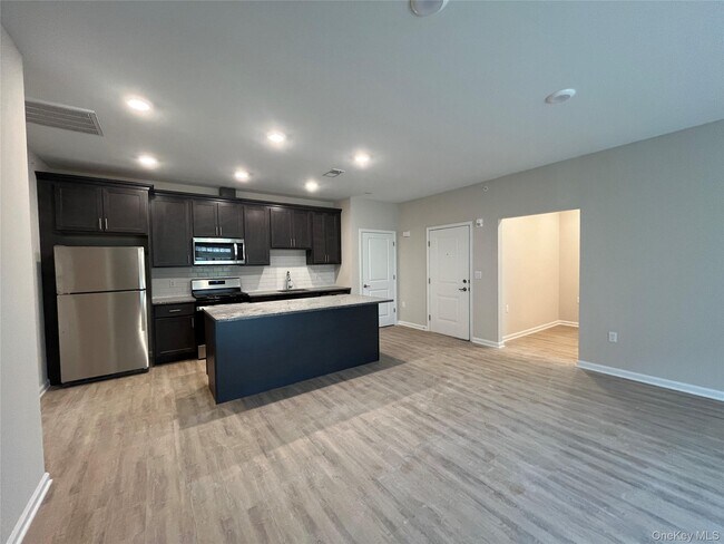 214 Tower Ridge Cir