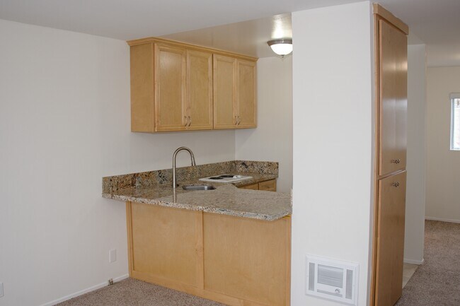 Vista de la cocina desde la sala de estar - Shoreline Villas