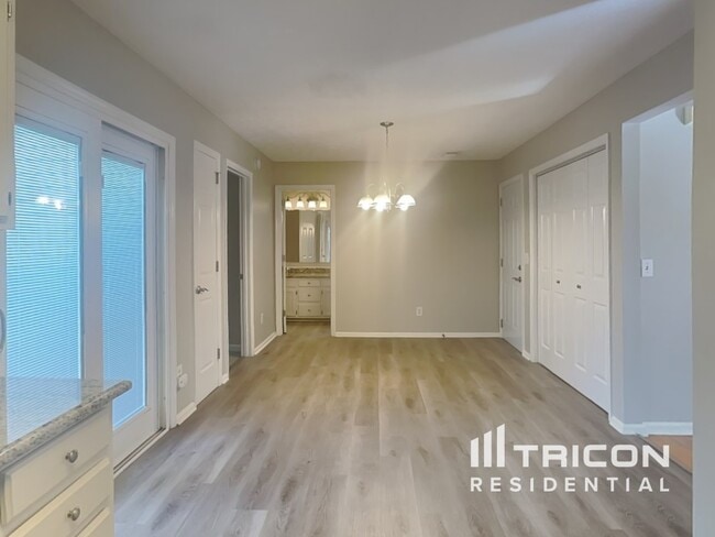 Photo - 107 Cloverfield Ct