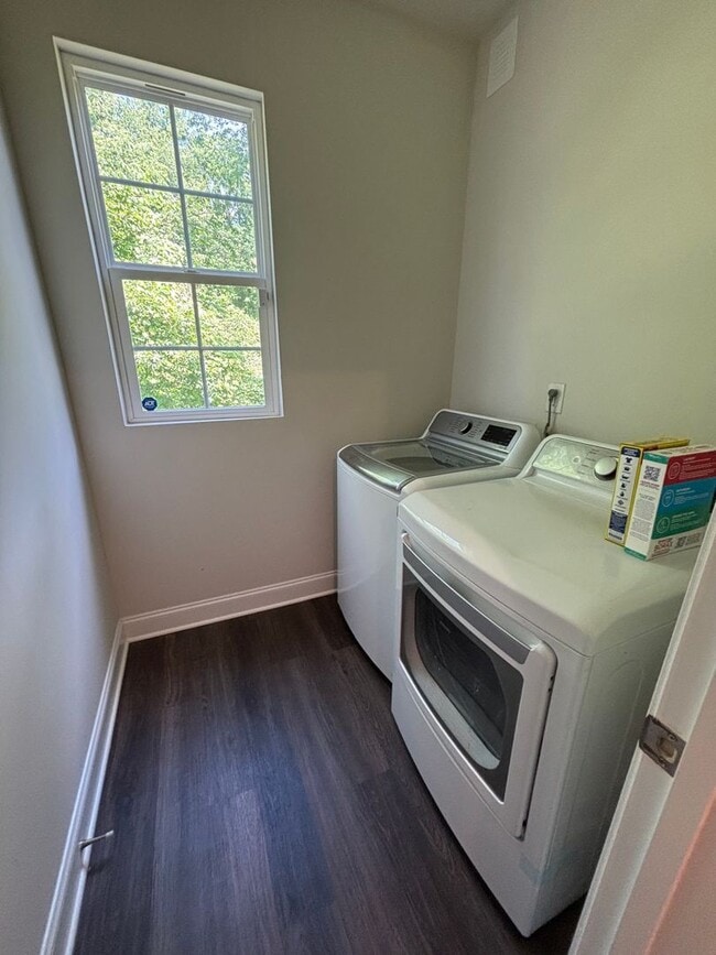 Photo - 523 Leland St