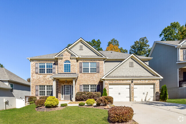 Building Photo - Luxurious 5-Bedroom Home