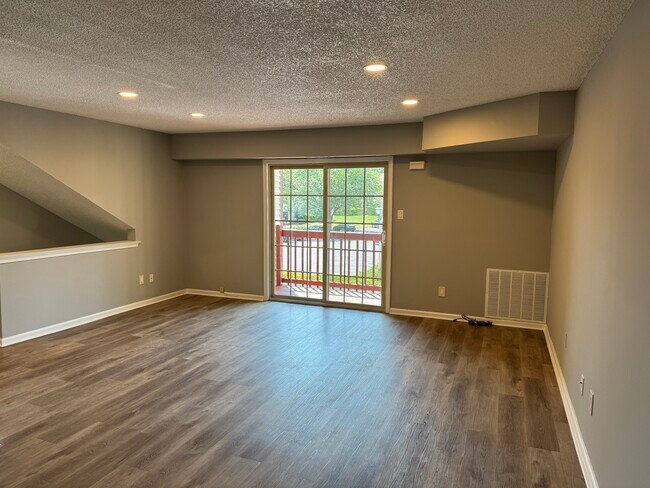 Photo - 1008 Barry Ct Unit 1008 Barry Court