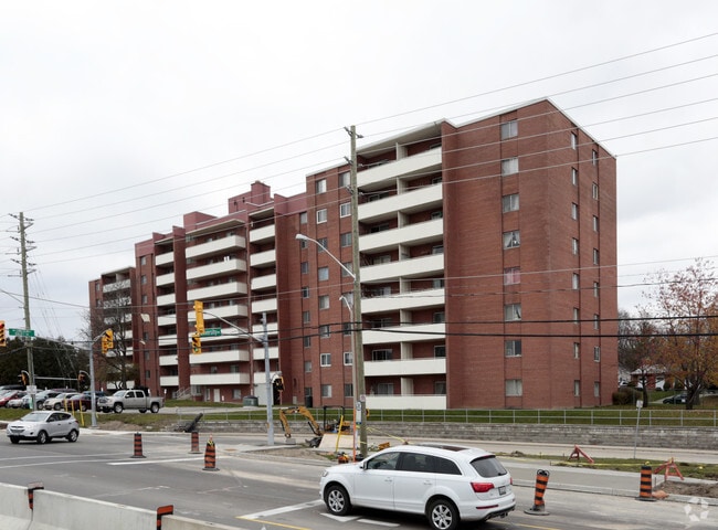 Building Photo - 295 Dale Cres