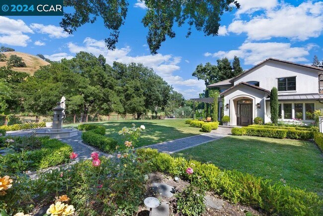 Photo - 324 Massoni Ct