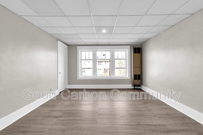 Building Photo - 1247 Hertel Ave Unit 4