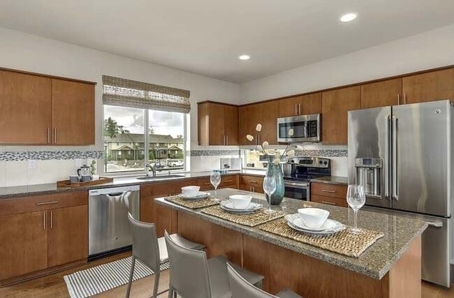 Photo - Fantastic and Private corner unit